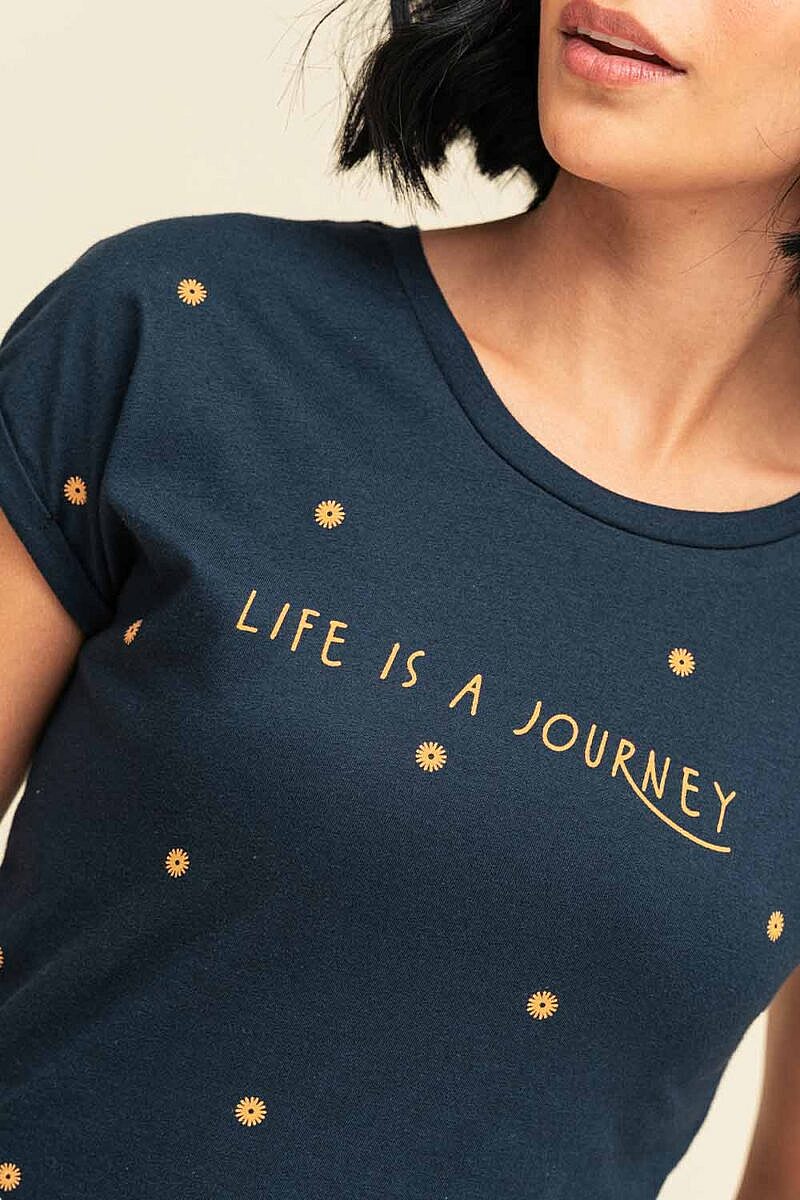 Camiseta Life is a Journey manga incorporada con estampado